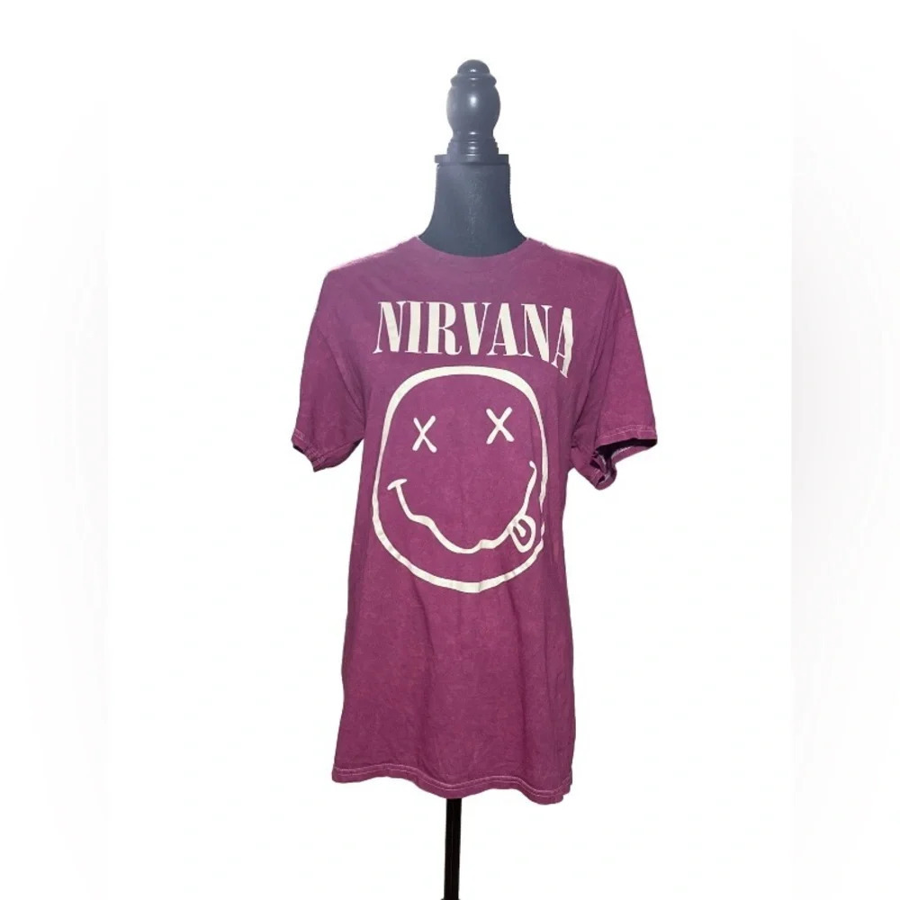 Nirvana Smiley Face Graphic Band T-shirt Size Medium NWOT Maroon Red Retro 90s